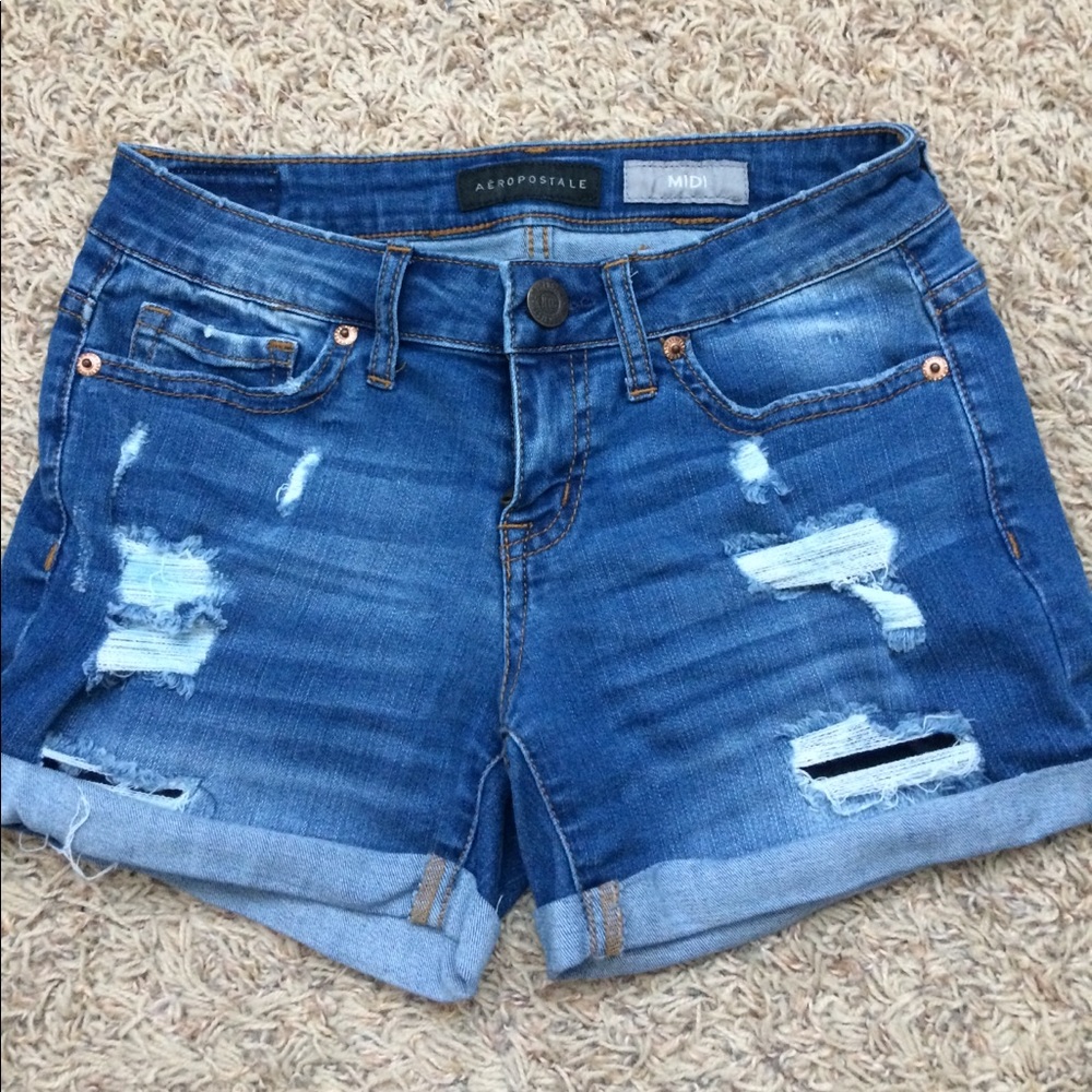 Ripped denim shorts
